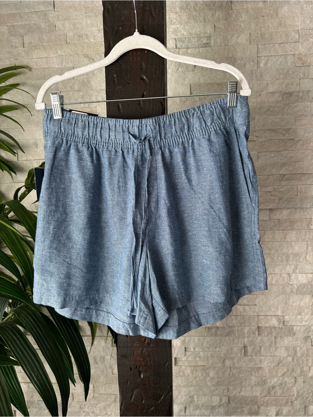 GAP Light Blue Linen-Blend Chambray Pull On Drawstring Shorts Size M new tags